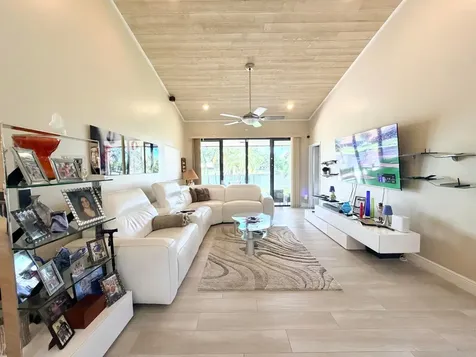 7640 NW 87th Avenue Tamarac FL 33321
