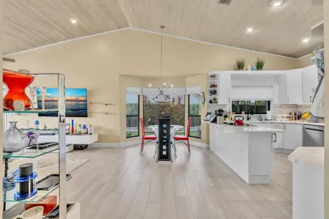 7640 NW 87th Avenue Tamarac FL 33321