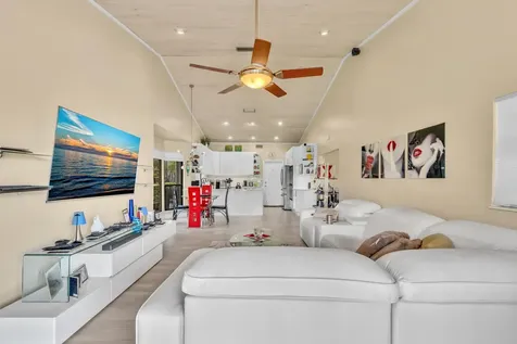 7640 NW 87th Avenue Tamarac FL 33321