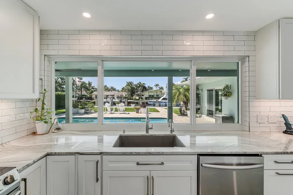 1030 NE 27th Way Pompano Beach FL 33062