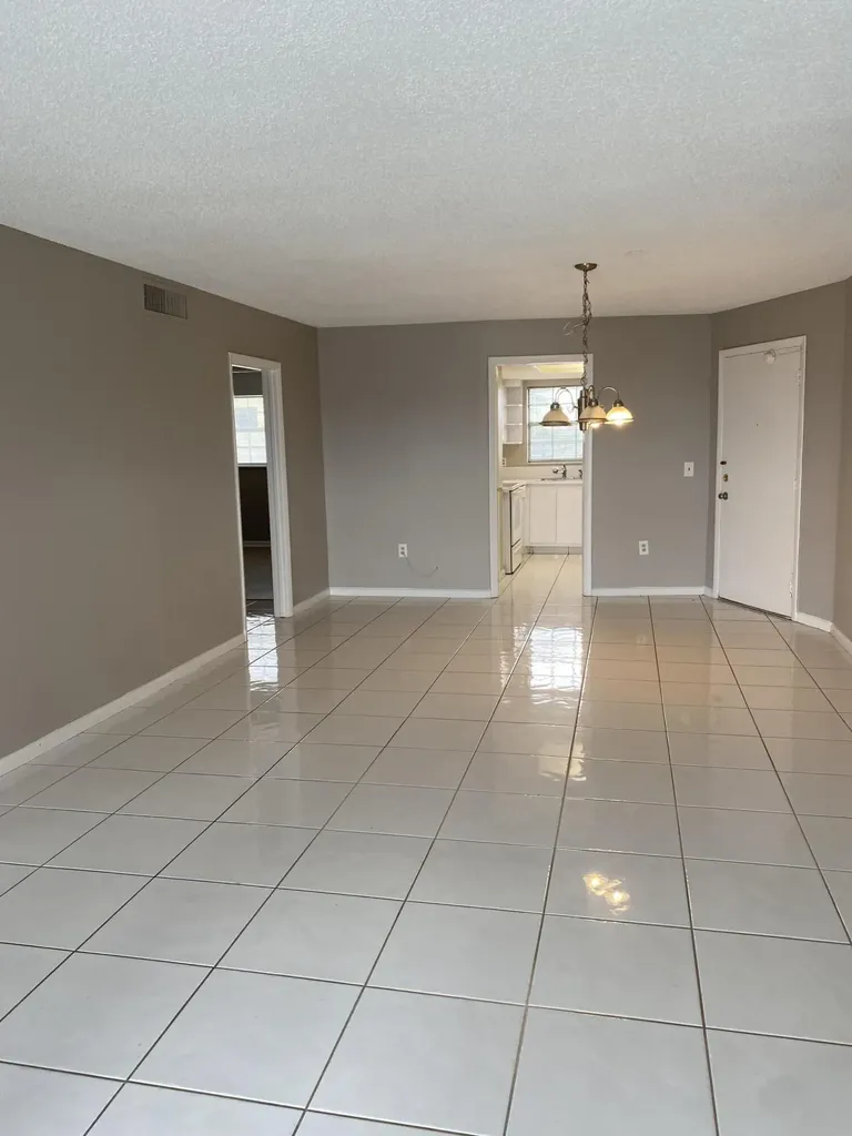 410 Wilma Circle Riviera Beach FL 33404