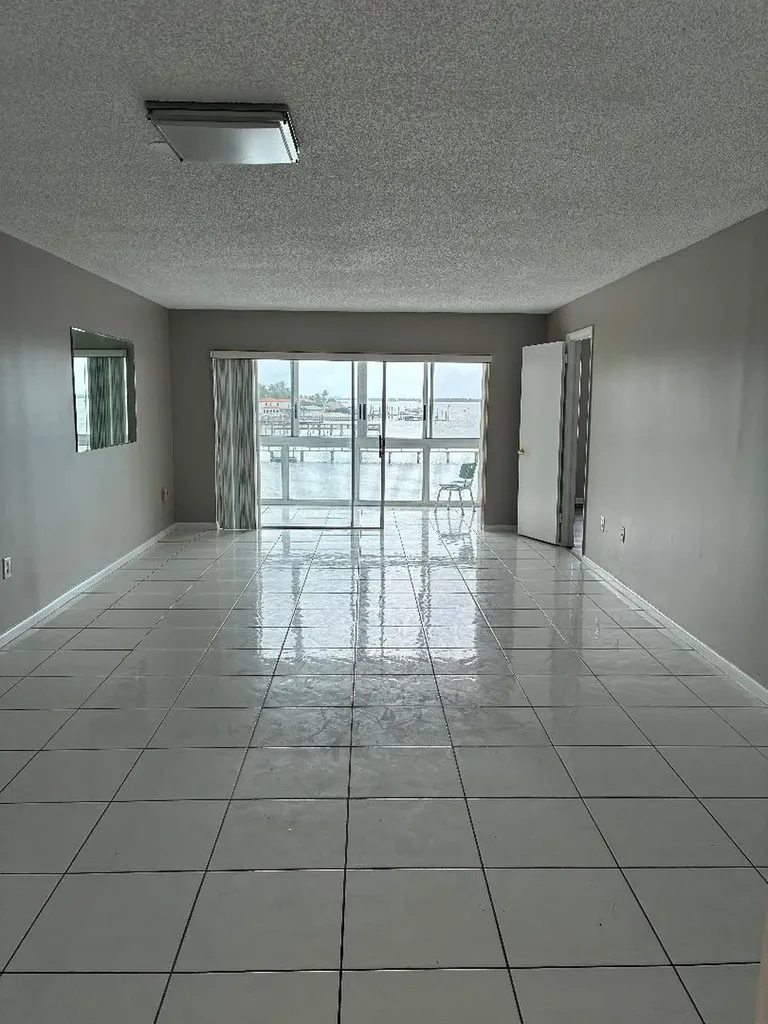 410 Wilma Circle Riviera Beach FL 33404