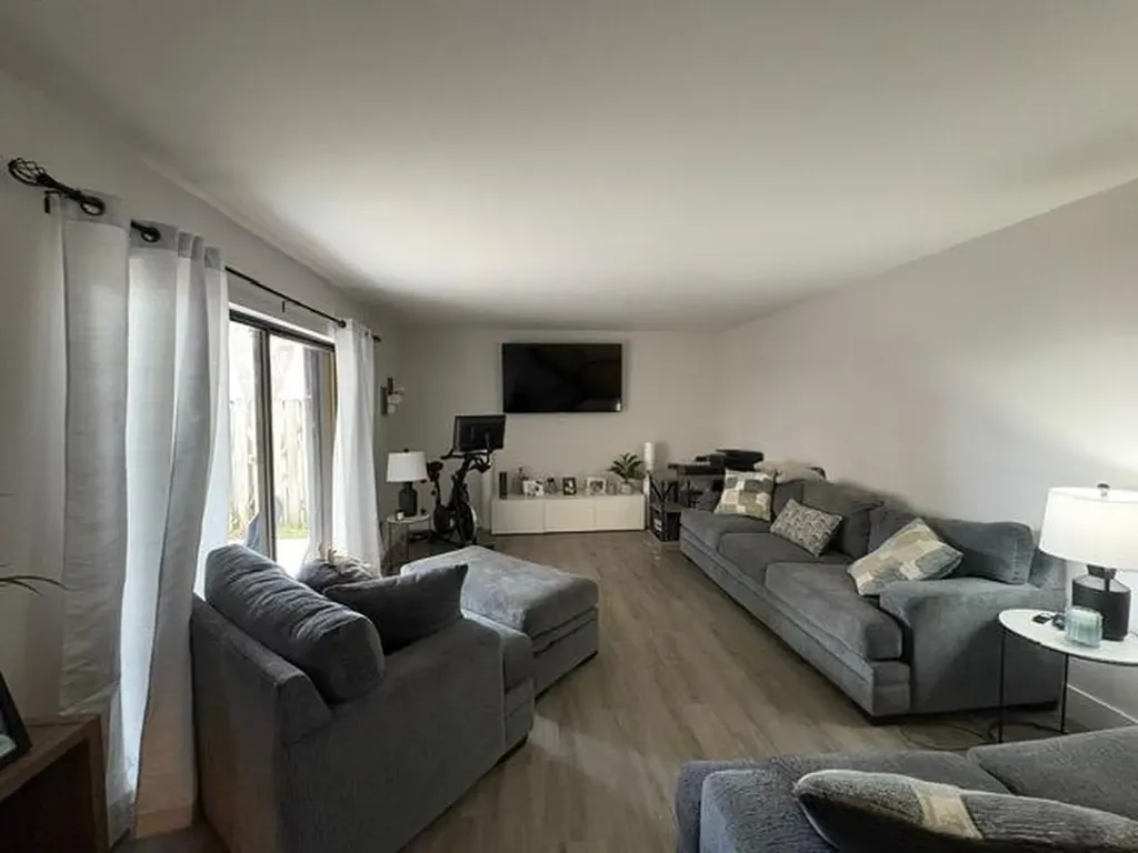 303 Arabian Road Palm Springs FL 33461