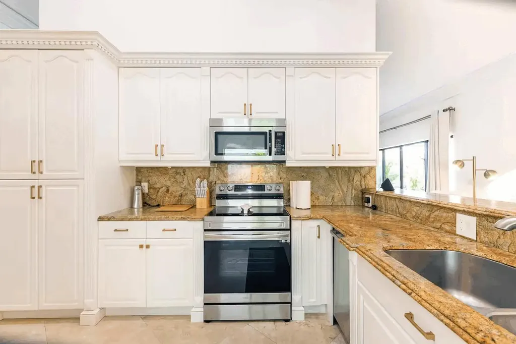 9823 NW Sun Pointe Drive NW Boynton Beach FL 33437
