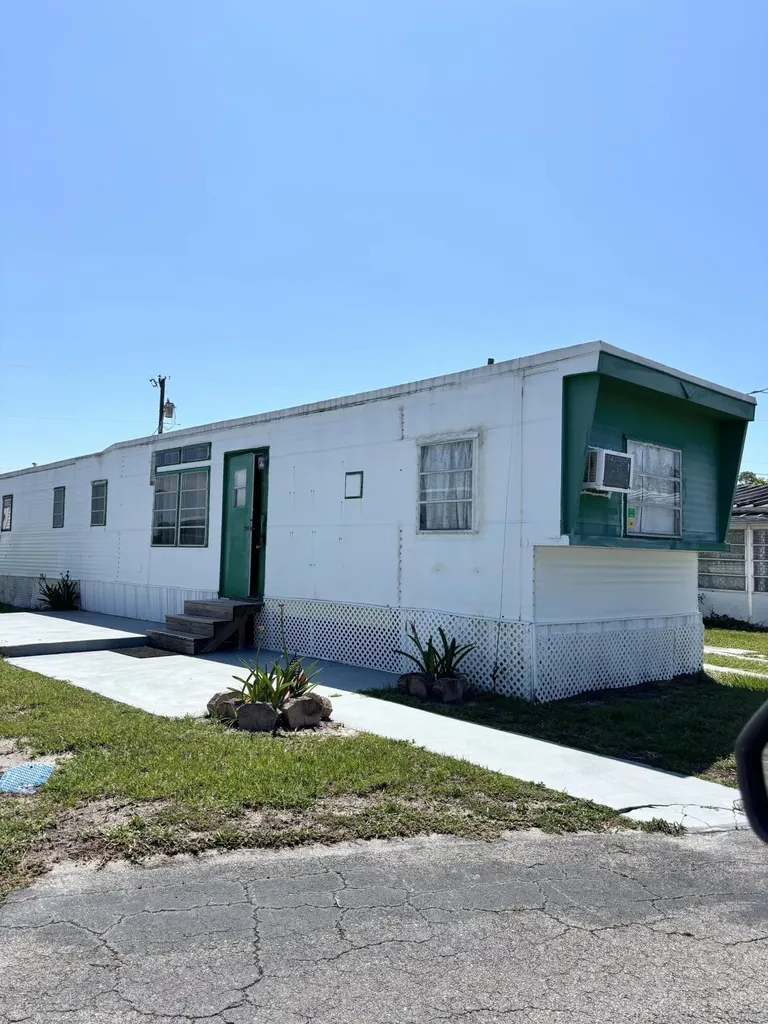 2023 St Lucie Boulevard Fort Pierce FL 34946