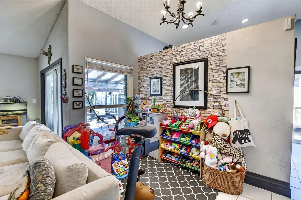 13970 Oaklawn Place Davie FL 33325