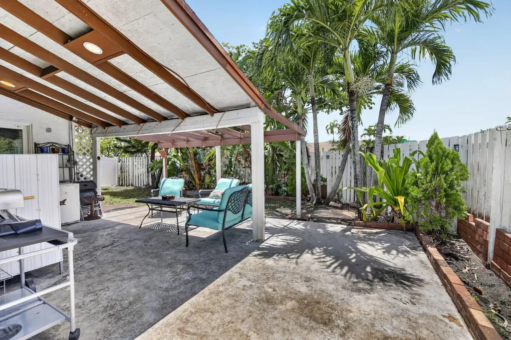 13970 Oaklawn Place Davie FL 33325
