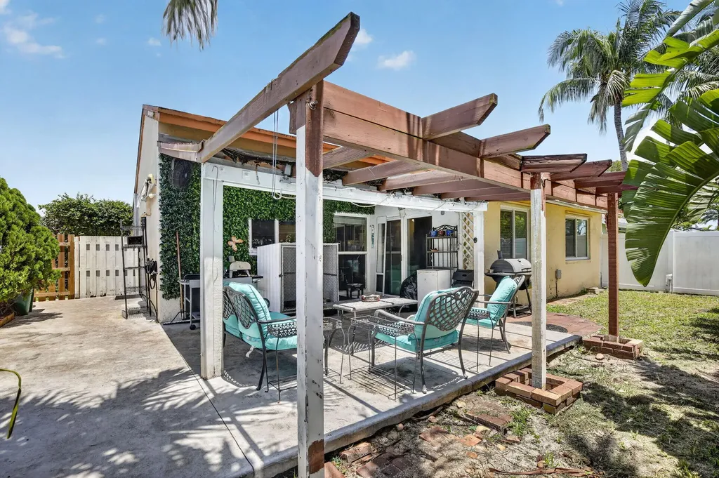 13970 Oaklawn Place Davie FL 33325