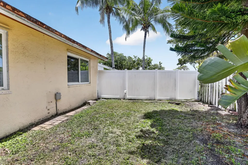 13970 Oaklawn Place Davie FL 33325