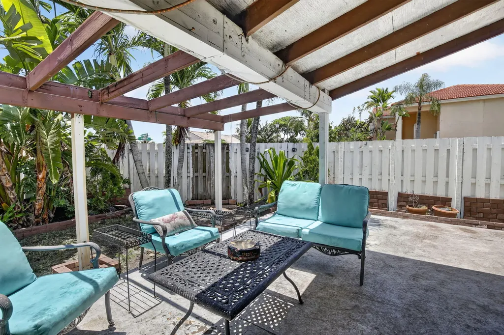 13970 Oaklawn Place Davie FL 33325