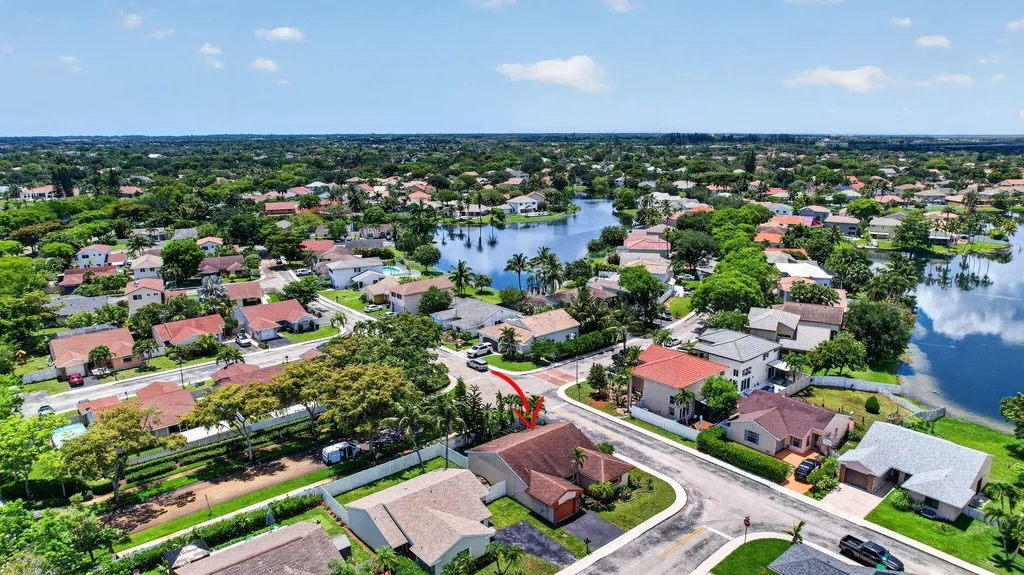 13970 Oaklawn Place Davie FL 33325