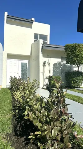 4300 W 10th Court Hialeah FL 33012