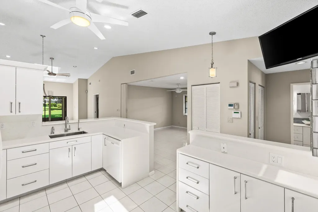 6099 Kings Gate Circle Delray Beach FL 33484