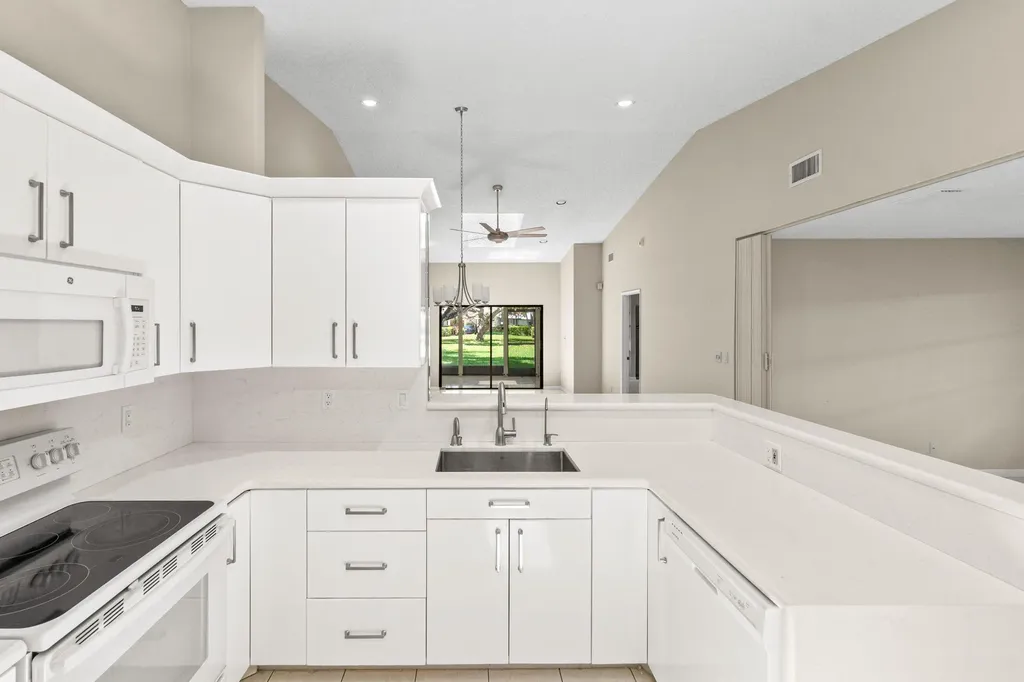 6099 Kings Gate Circle Delray Beach FL 33484