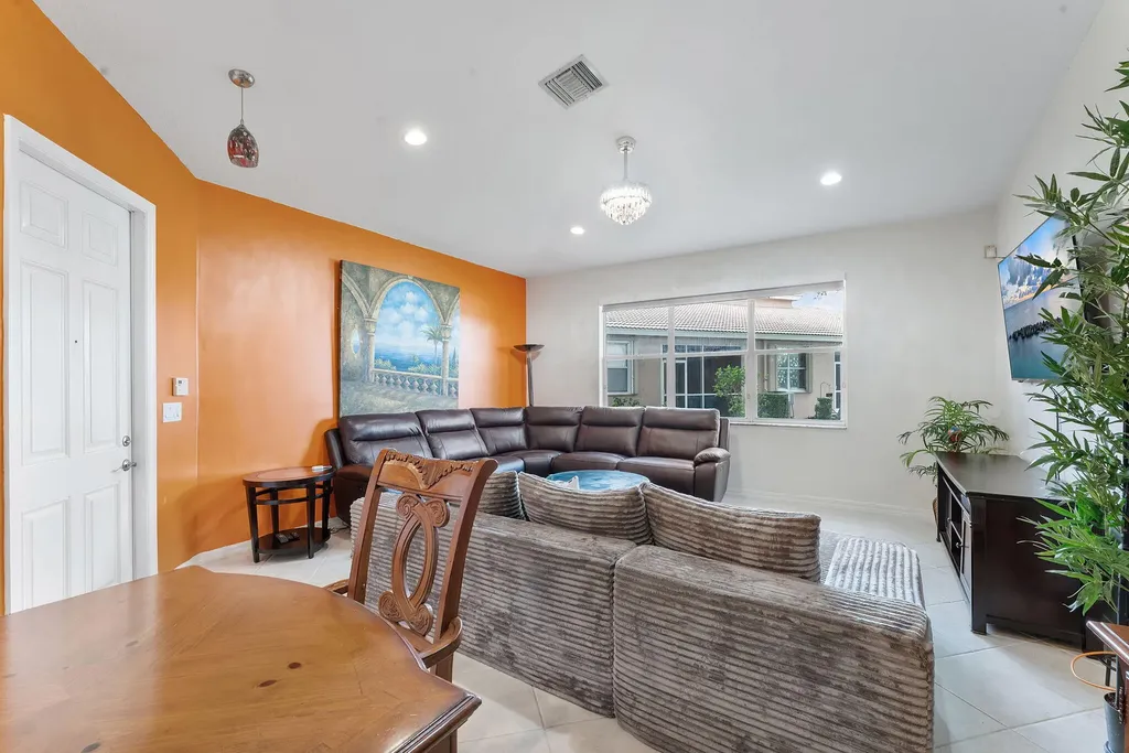8541 Water Cay West Palm Beach FL 33411