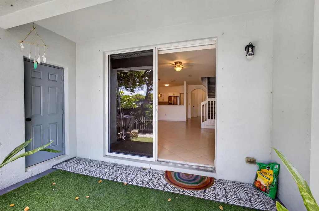 3557 Oleander Terrace Riviera Beach FL 33404