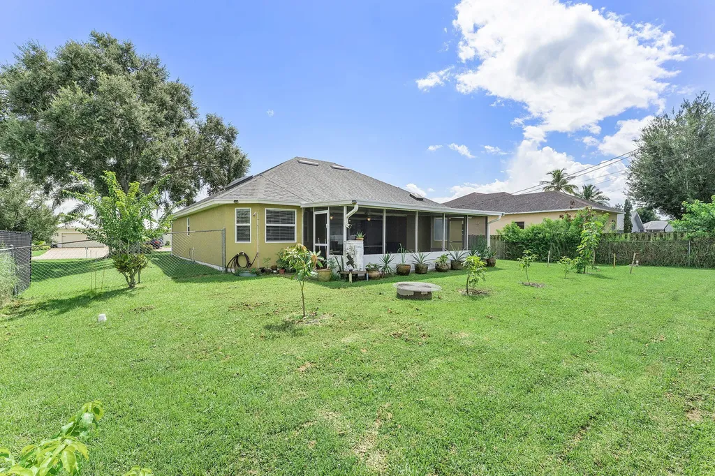 1622 SW Realty Street Port St Lucie FL 34987