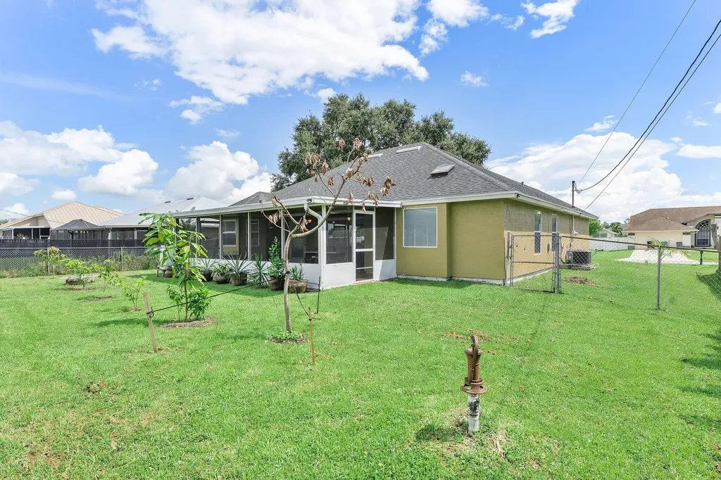 1622 SW Realty Street Port St Lucie FL 34987