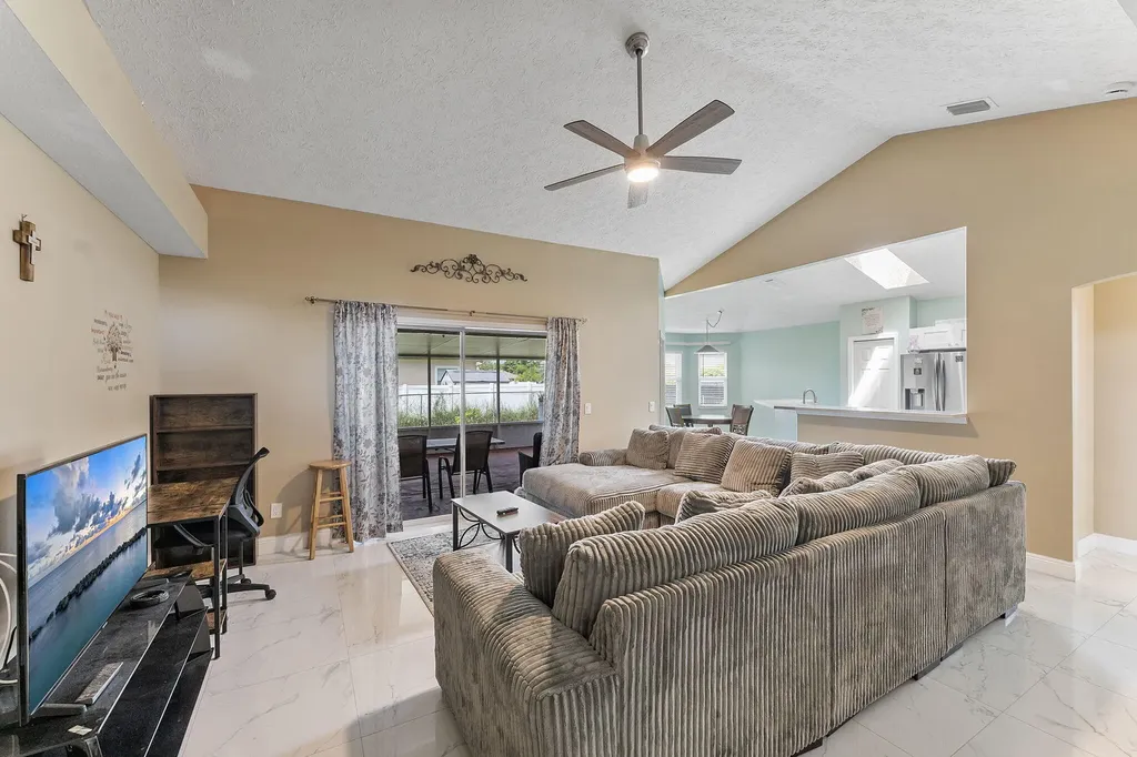 1622 SW Realty Street Port St Lucie FL 34987