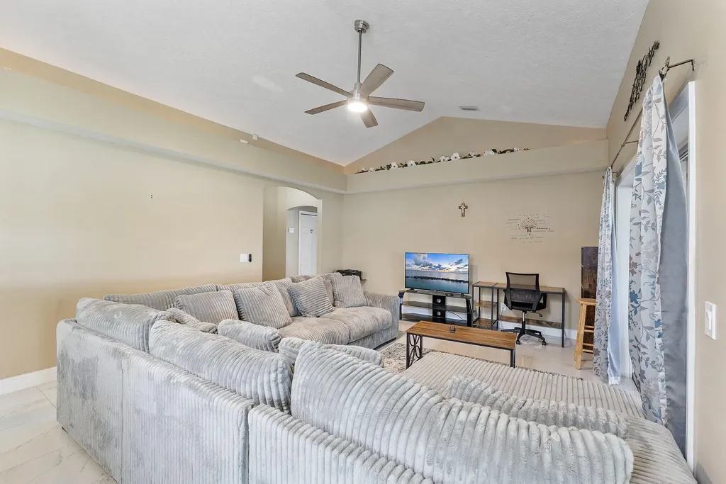 1622 SW Realty Street Port St Lucie FL 34987