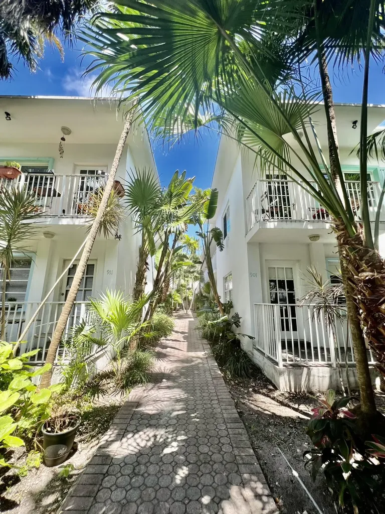 901 Meridian Avenue Miami Beach FL 33139