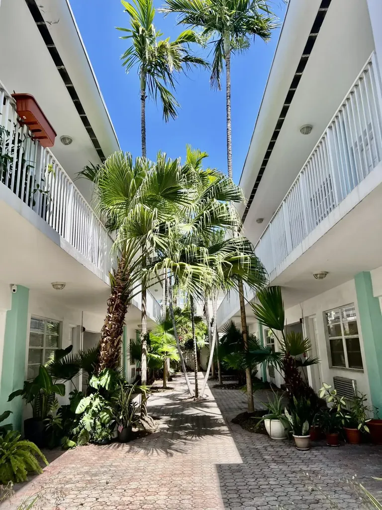 901 Meridian Avenue Miami Beach FL 33139