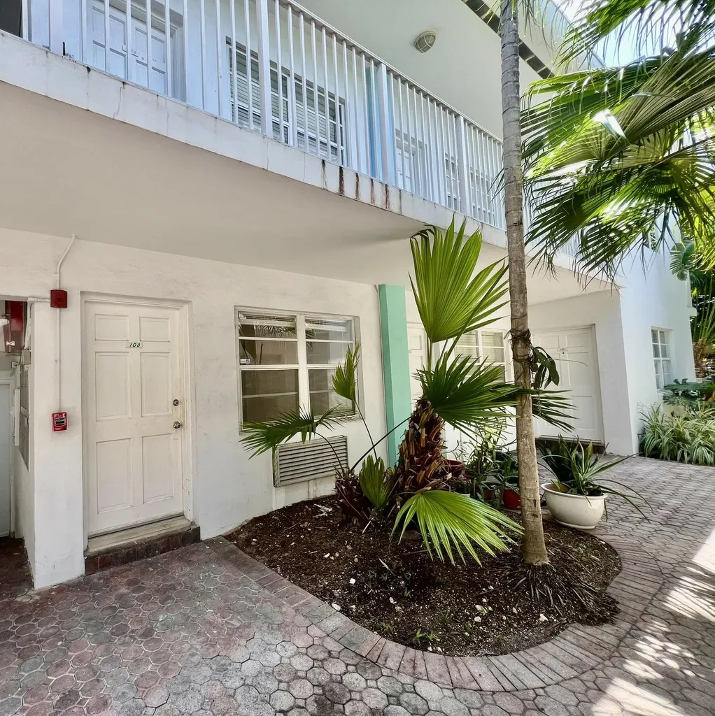901 Meridian Avenue Miami Beach FL 33139
