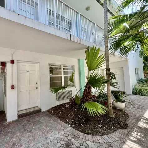 901 Meridian Avenue Miami Beach FL 33139