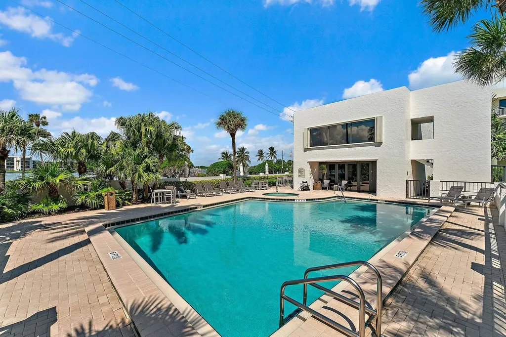 19900 Beach Road Jupiter FL 33469