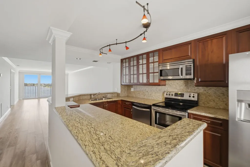 3901 S Flagler Drive West Palm Beach FL 33405