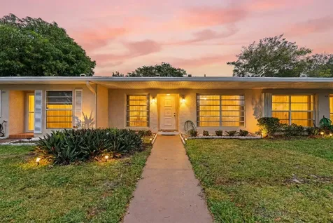 8555 Bella Vista Drive Boca Raton FL 33433