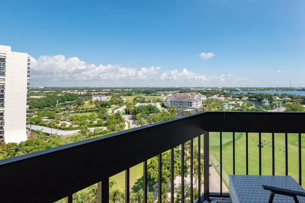 2000 Presidential Way West Palm Beach FL 33401