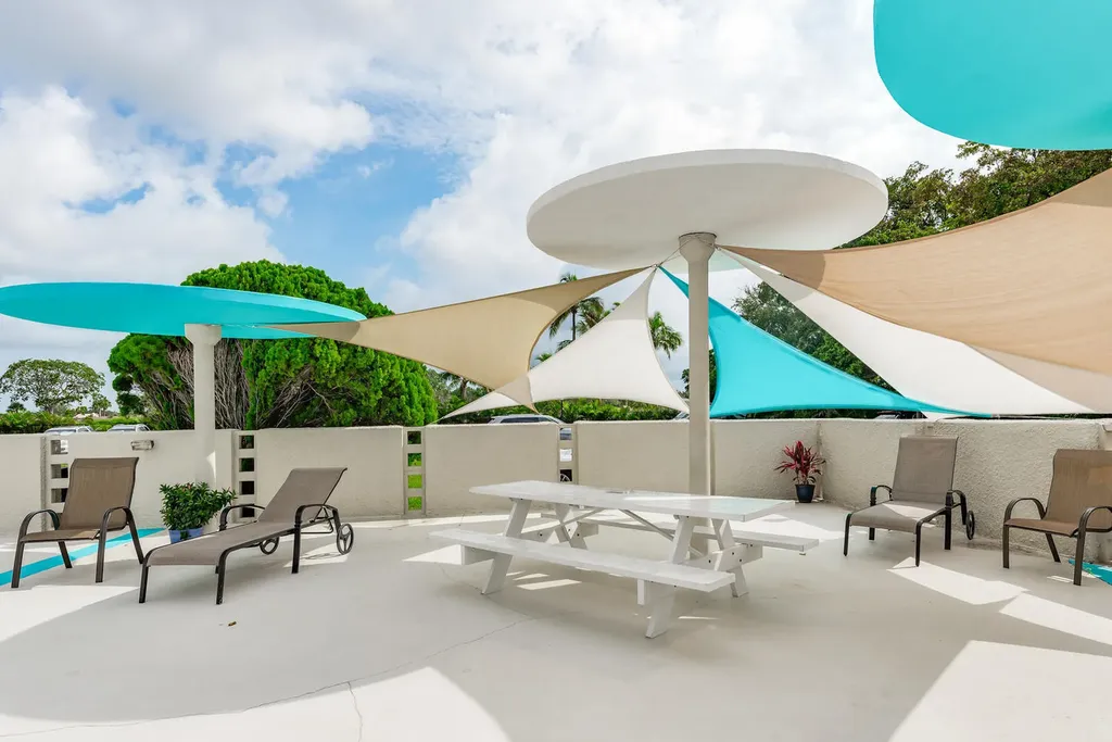 2000 Presidential Way West Palm Beach FL 33401