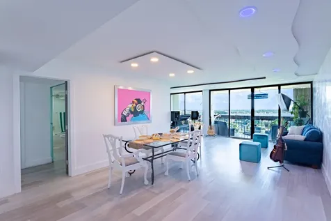 2000 Presidential Way West Palm Beach FL 33401