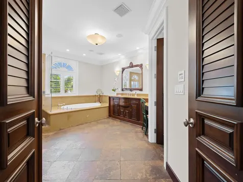 2856 NE 25th Street Fort Lauderdale FL 33305