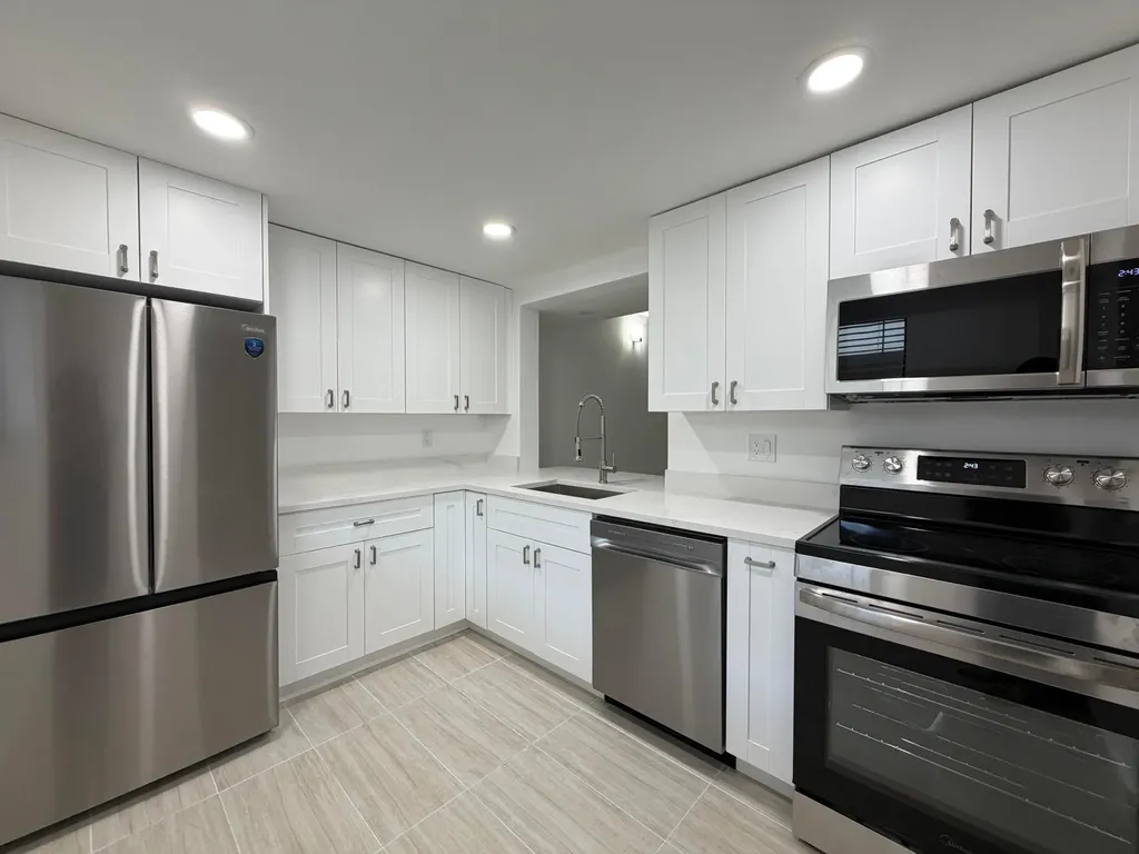 5220 Las Verdes Circle Delray Beach FL 33484