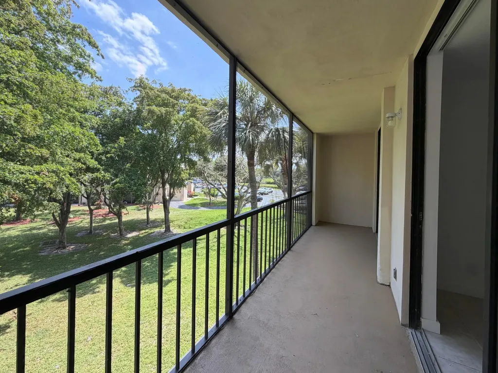 5220 Las Verdes Circle Delray Beach FL 33484