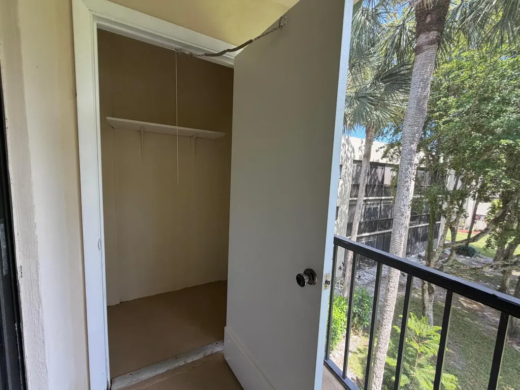 5220 Las Verdes Circle Delray Beach FL 33484