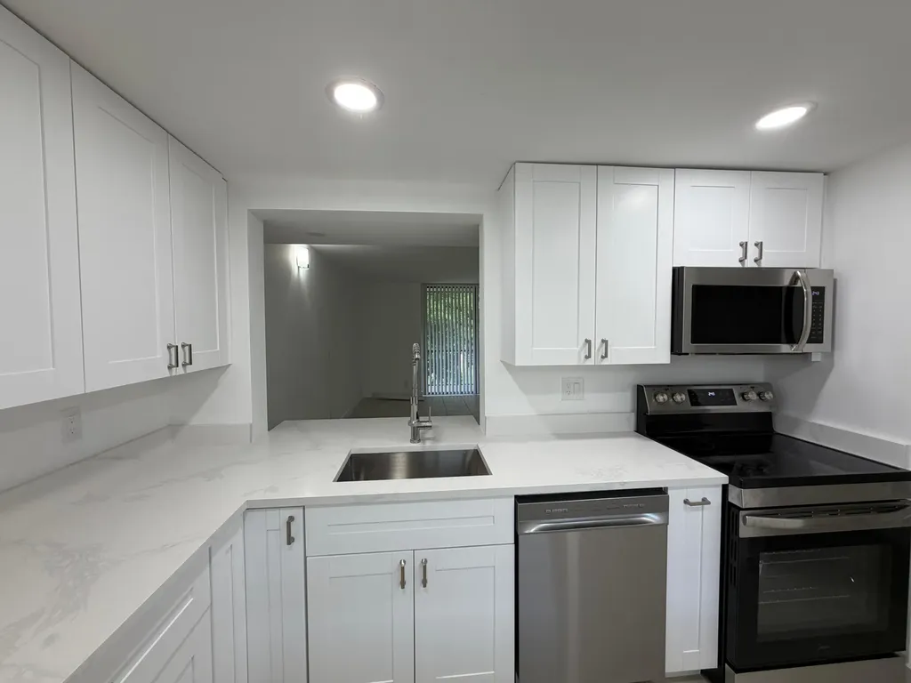 5220 Las Verdes Circle Delray Beach FL 33484