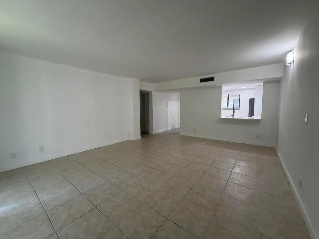 5220 Las Verdes Circle Delray Beach FL 33484