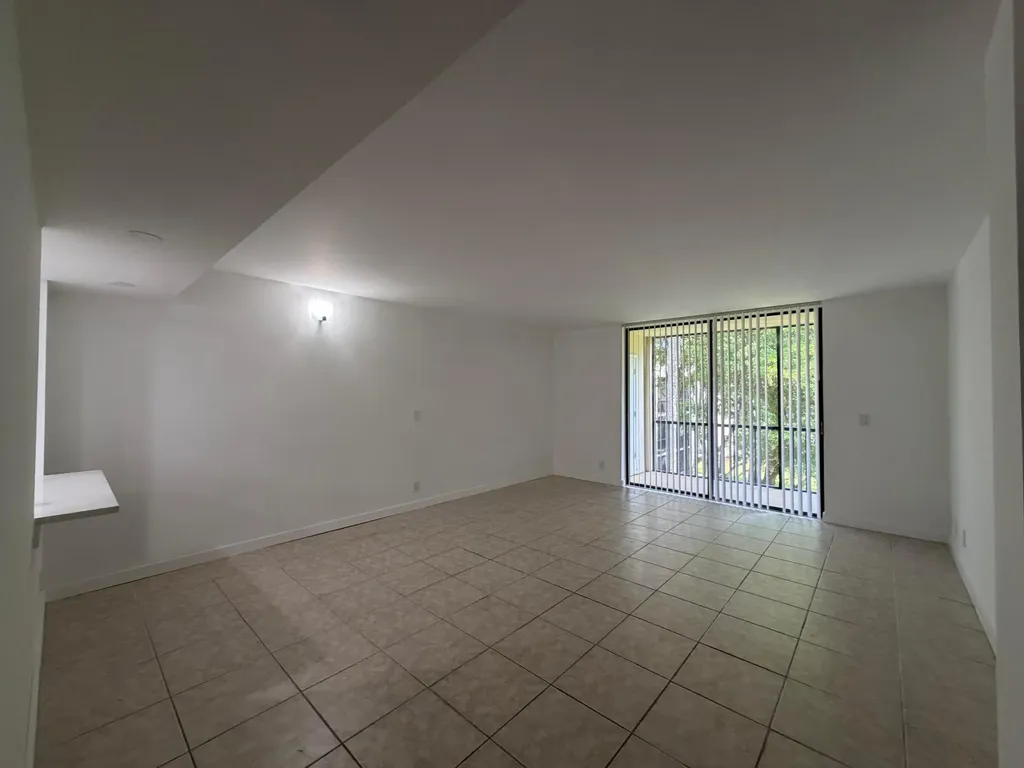 5220 Las Verdes Circle Delray Beach FL 33484
