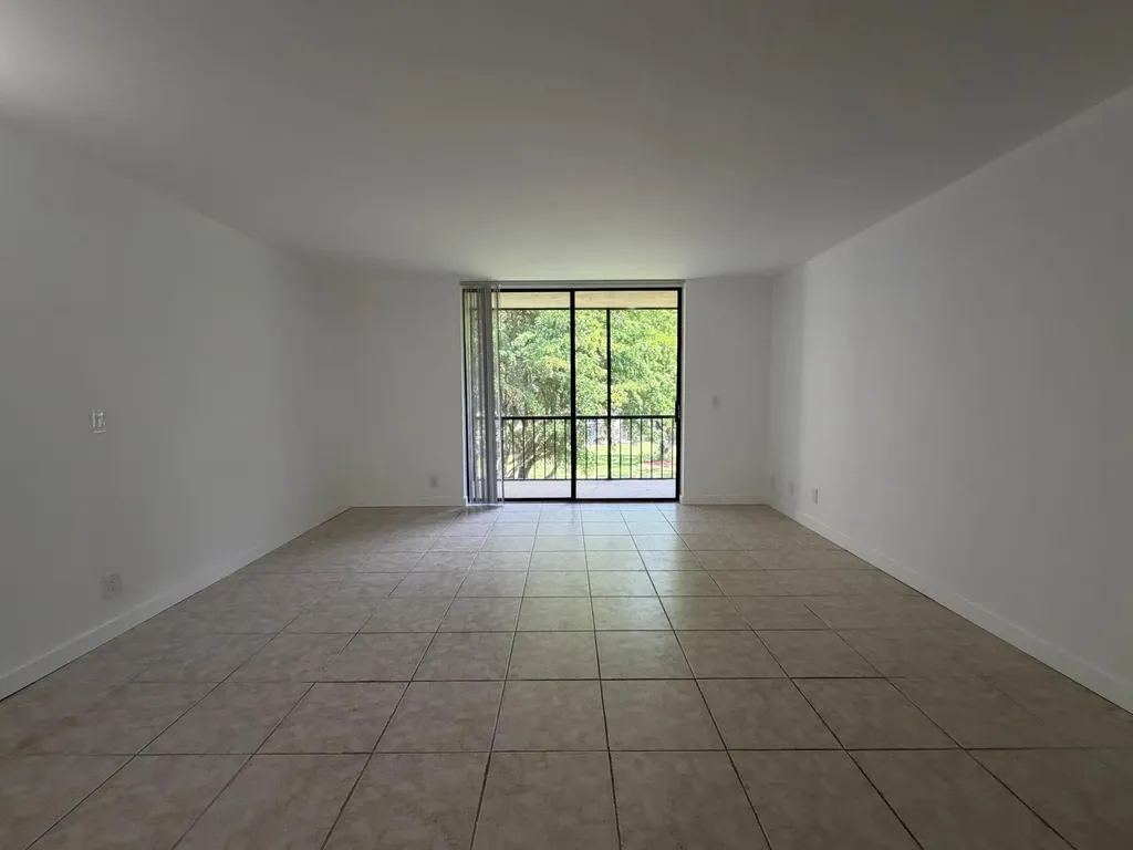5220 Las Verdes Circle Delray Beach FL 33484