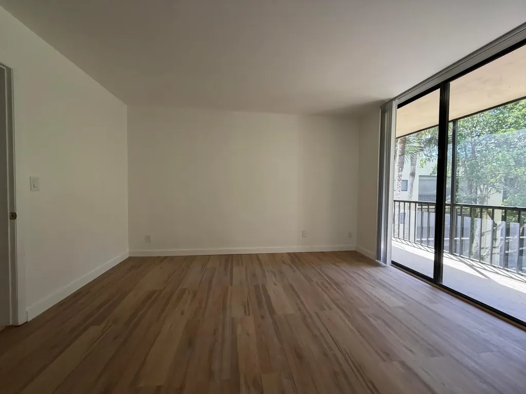 5220 Las Verdes Circle Delray Beach FL 33484