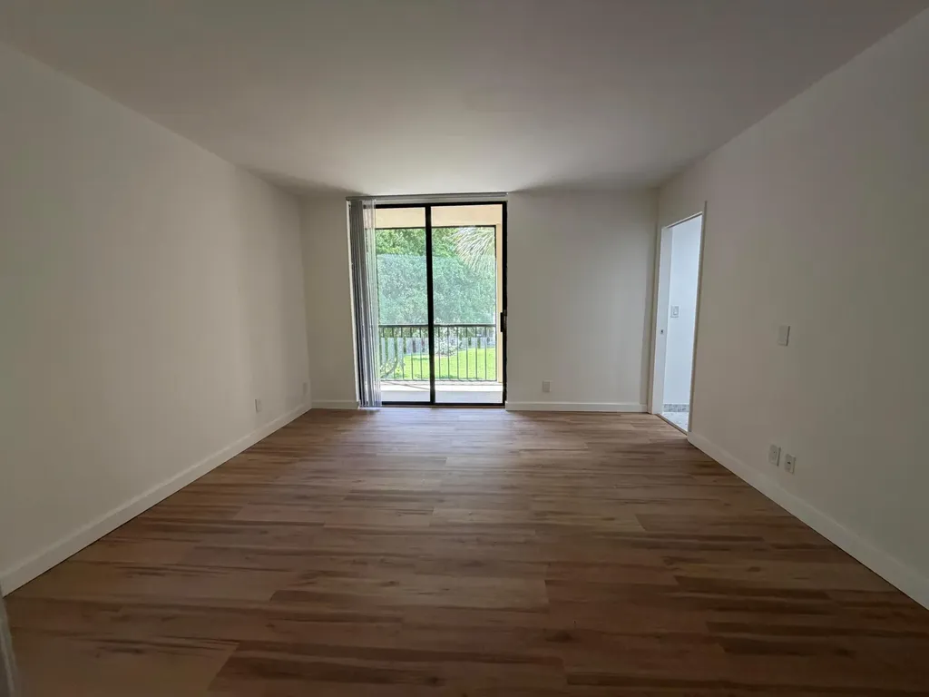 5220 Las Verdes Circle Delray Beach FL 33484