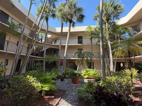 5220 Las Verdes Circle Delray Beach FL 33484