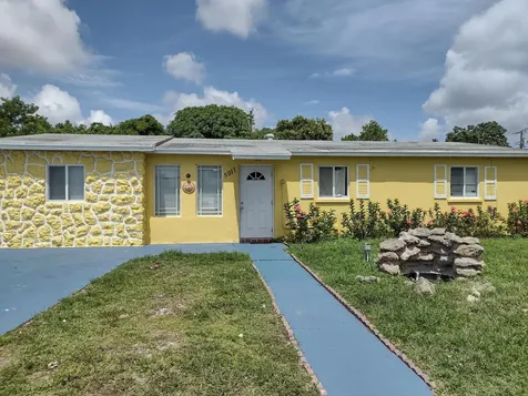 5911 Barbados Way E West Palm Beach FL 33407