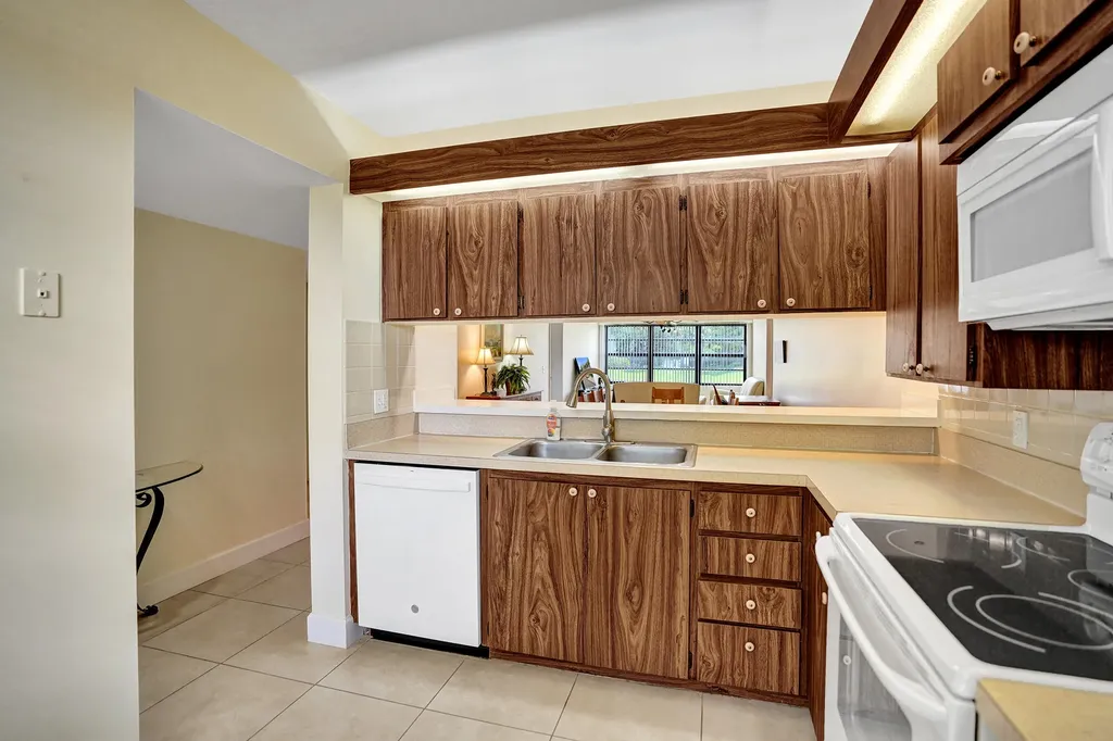 6037 Balboa Circle Boca Raton FL 33433