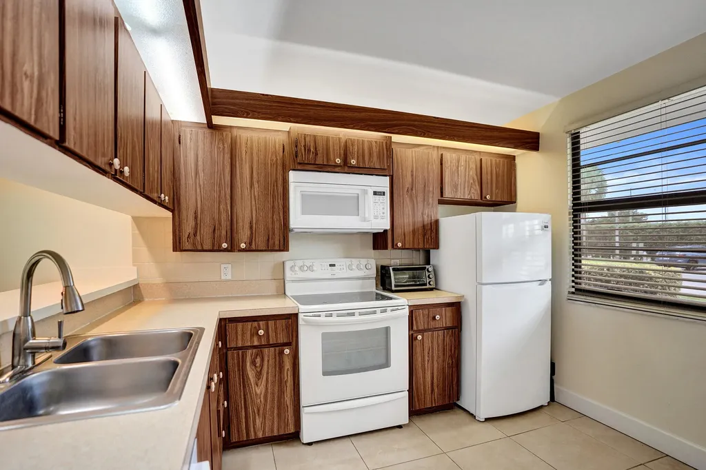 6037 Balboa Circle Boca Raton FL 33433