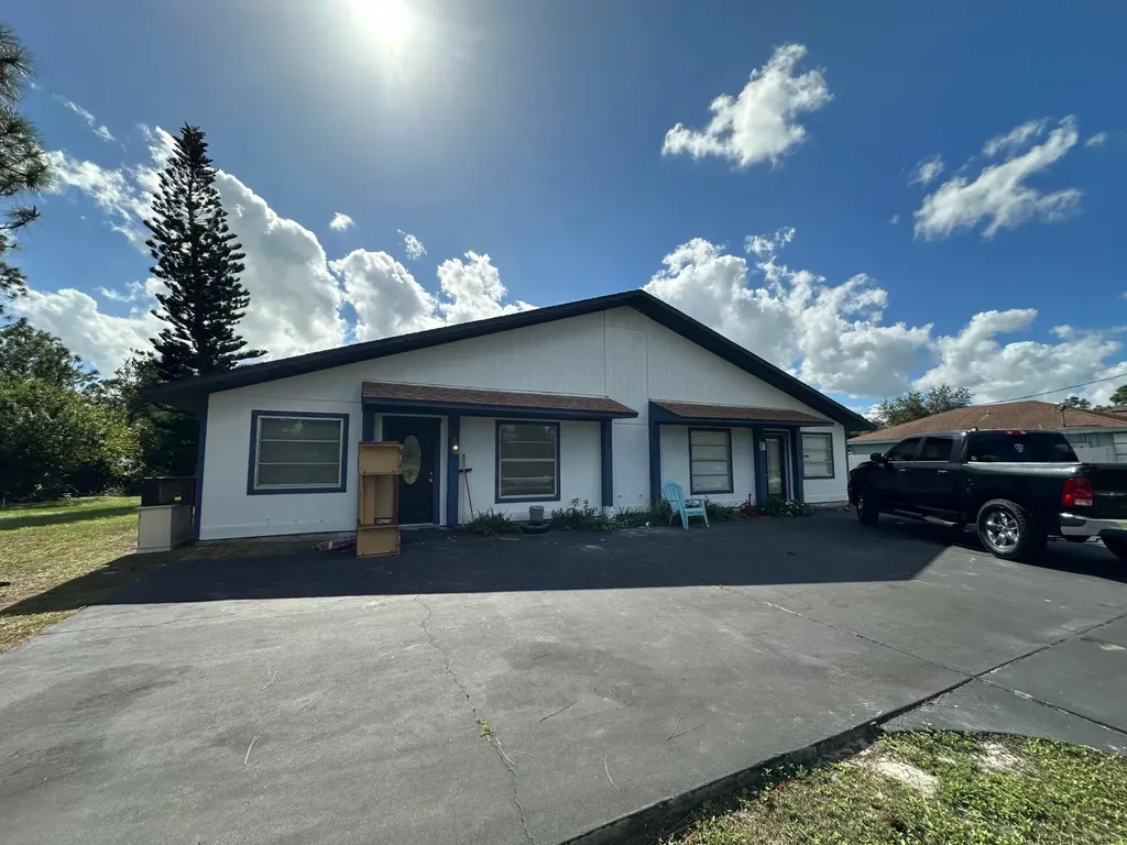 1530 E 12th Street Lehigh Acres FL 33972