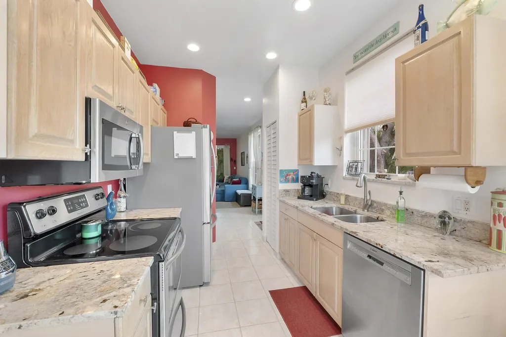 1950 NE 7th Street Deerfield Beach FL 33441